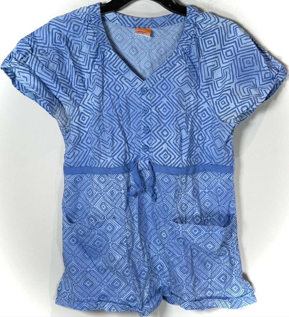Scrub top size small